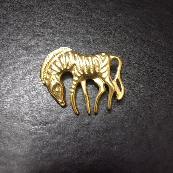 Unbranded Jewelry - Gold tone zebra brooch
